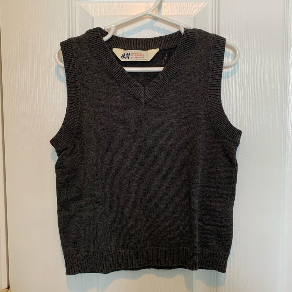 Kids grey sweater vest with plaid bowtie